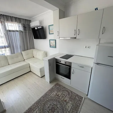 Feniks Apartment *